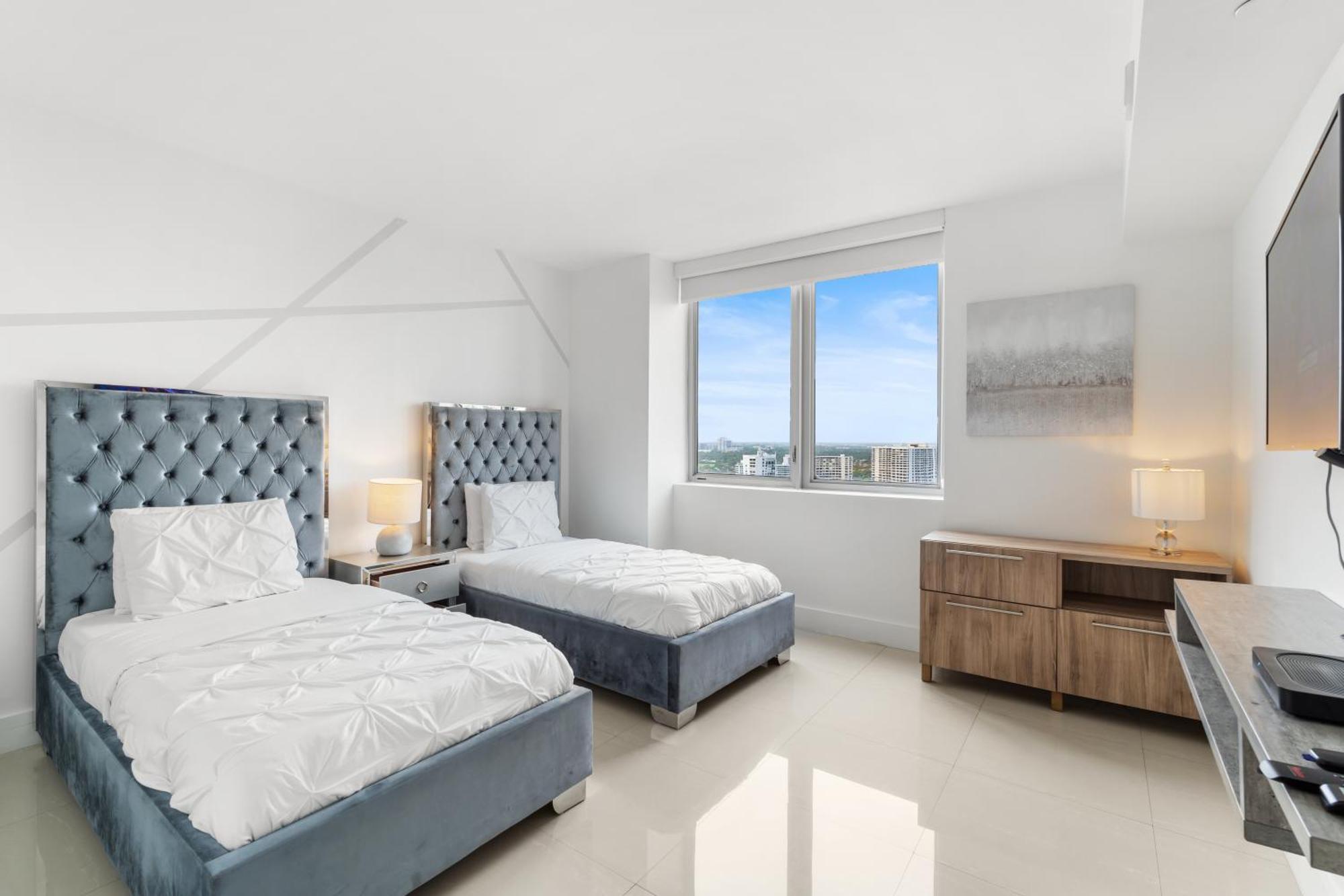 Beachwalk Resort - Vip Tower - Oceanview Unit 3 Bedroom & 3 Bathroom Hallandale Beach Exterior photo
